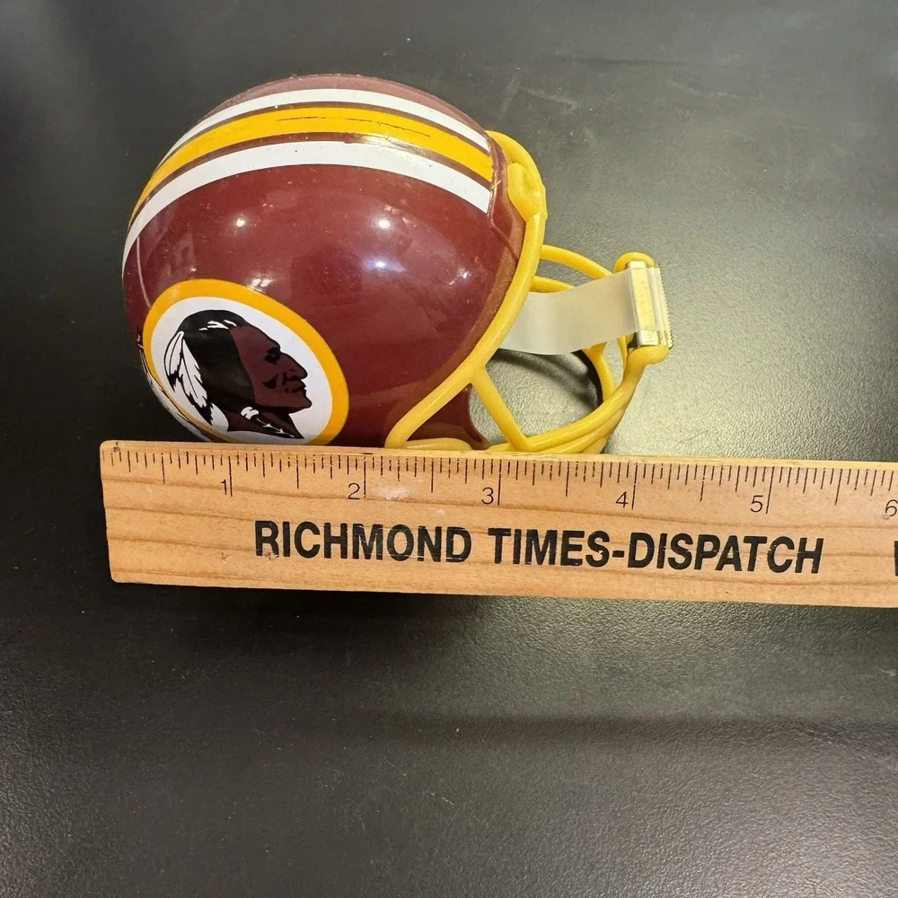3M Scotch Tape Dispenser - Washington Redskins‎ Football NFL Helmet W/ Tape